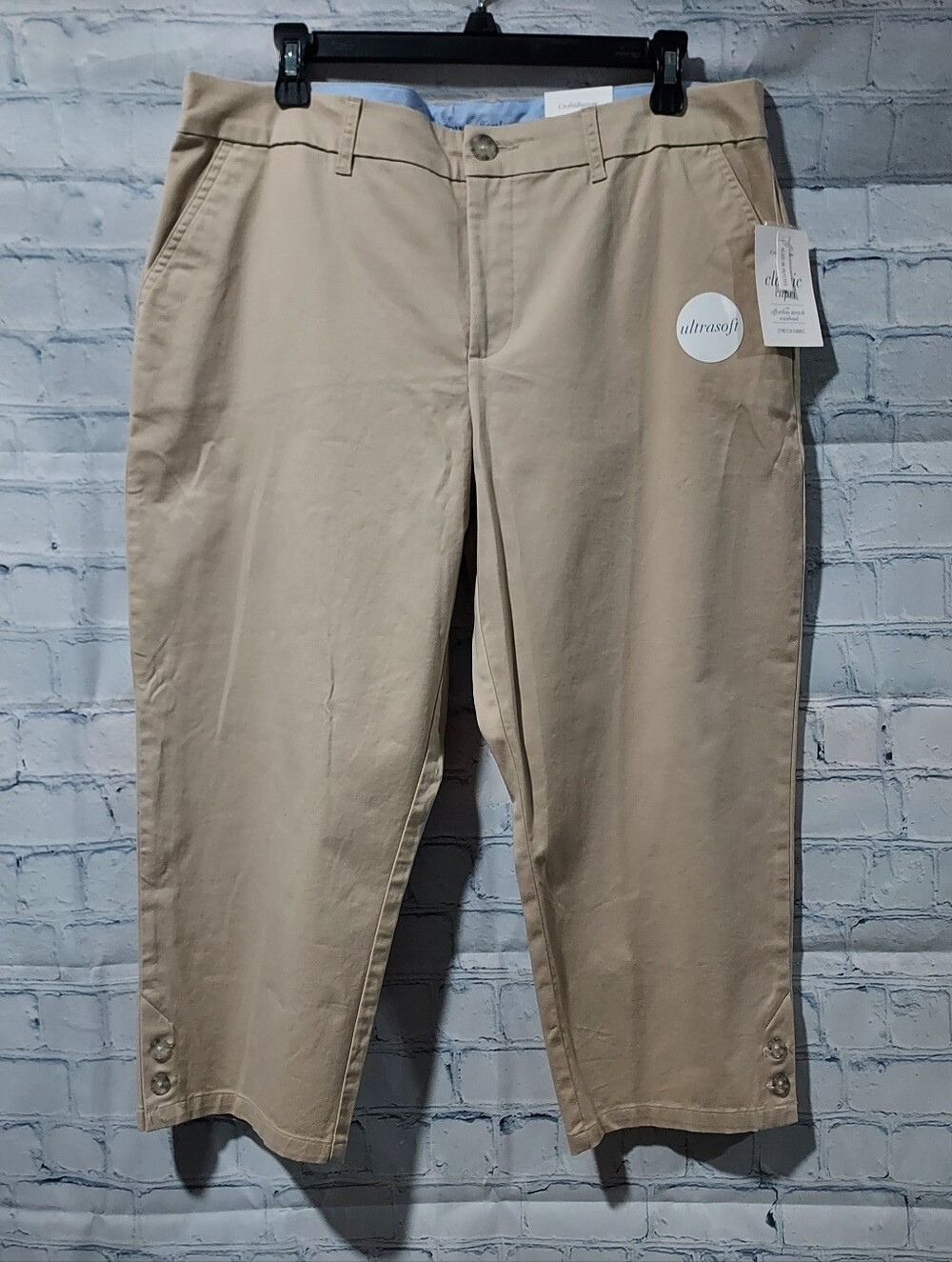 Croft & Barrow Size 14 Mid Rise Classic Capri Mid Calf Pants Beige Casual Khaki
